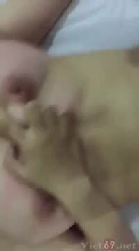 OL Mới Vào Công Ty Bị Đồng Nghiệp Địt Trong Thang Máy